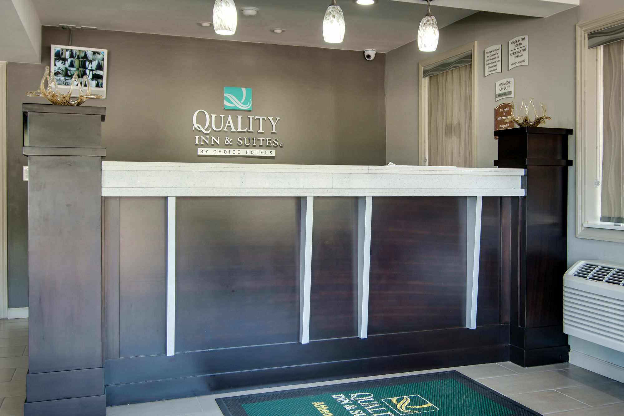 Quality Inn & Suites Athens University Area Exterior foto